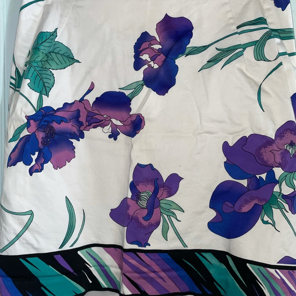 Tahari size 4